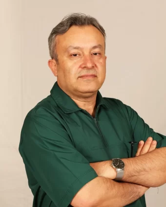 دکتر نادر رش احمدی / جراح و متخصص کلیه، نابارورری و مجاری ادراری